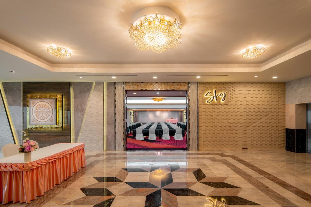 Alexander Hotel Бангкок Экстерьер фото
