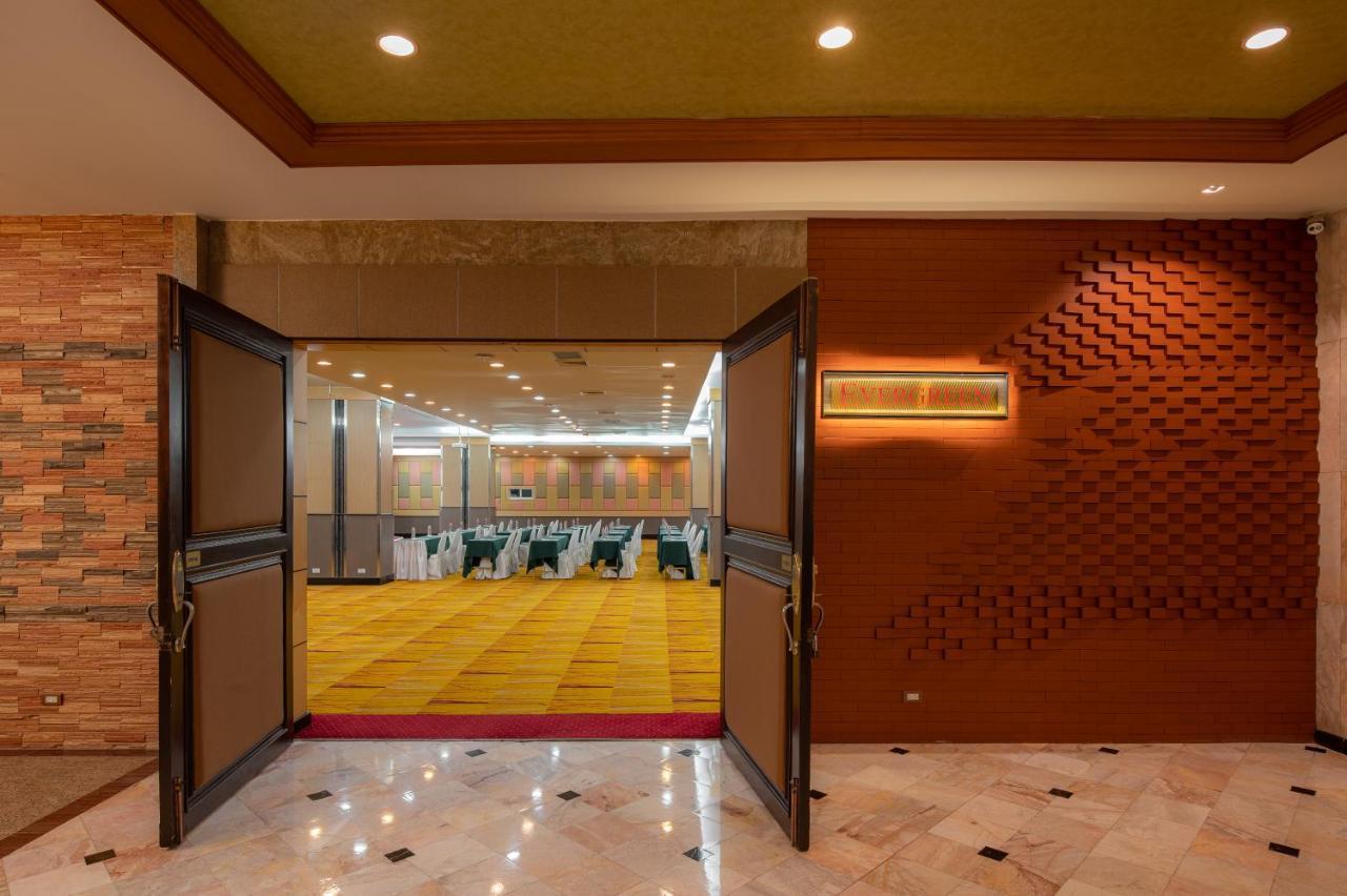 Alexander Hotel Бангкок Экстерьер фото