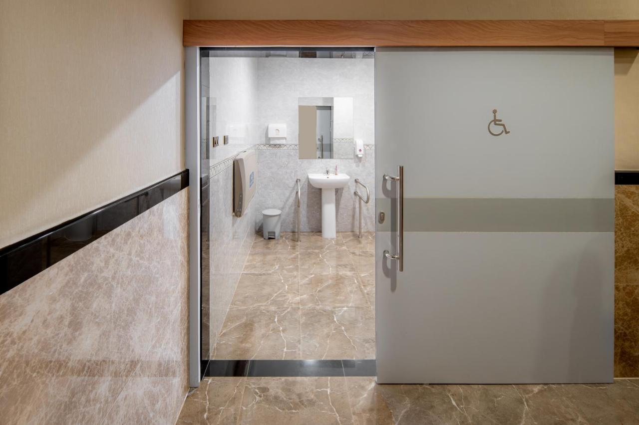 Alexander Hotel Бангкок Экстерьер фото