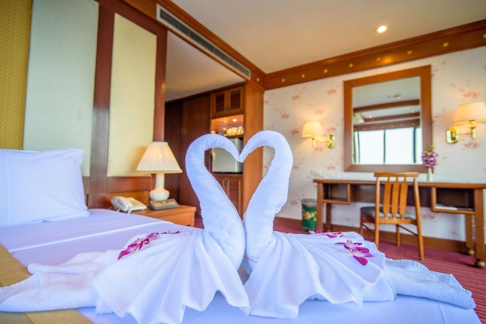 Alexander Hotel Бангкок Экстерьер фото
