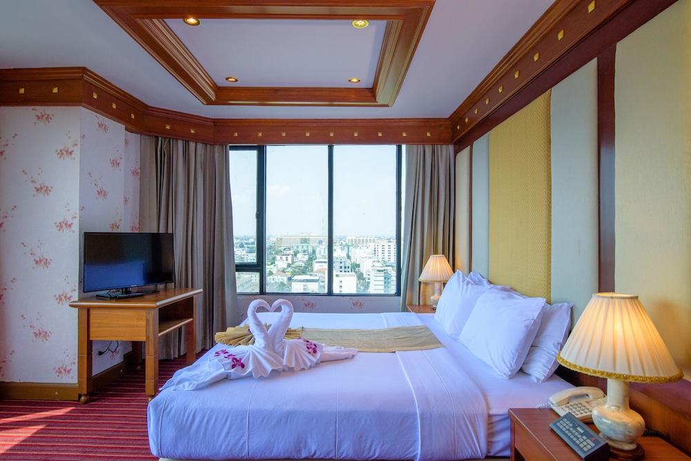 Alexander Hotel Бангкок Экстерьер фото