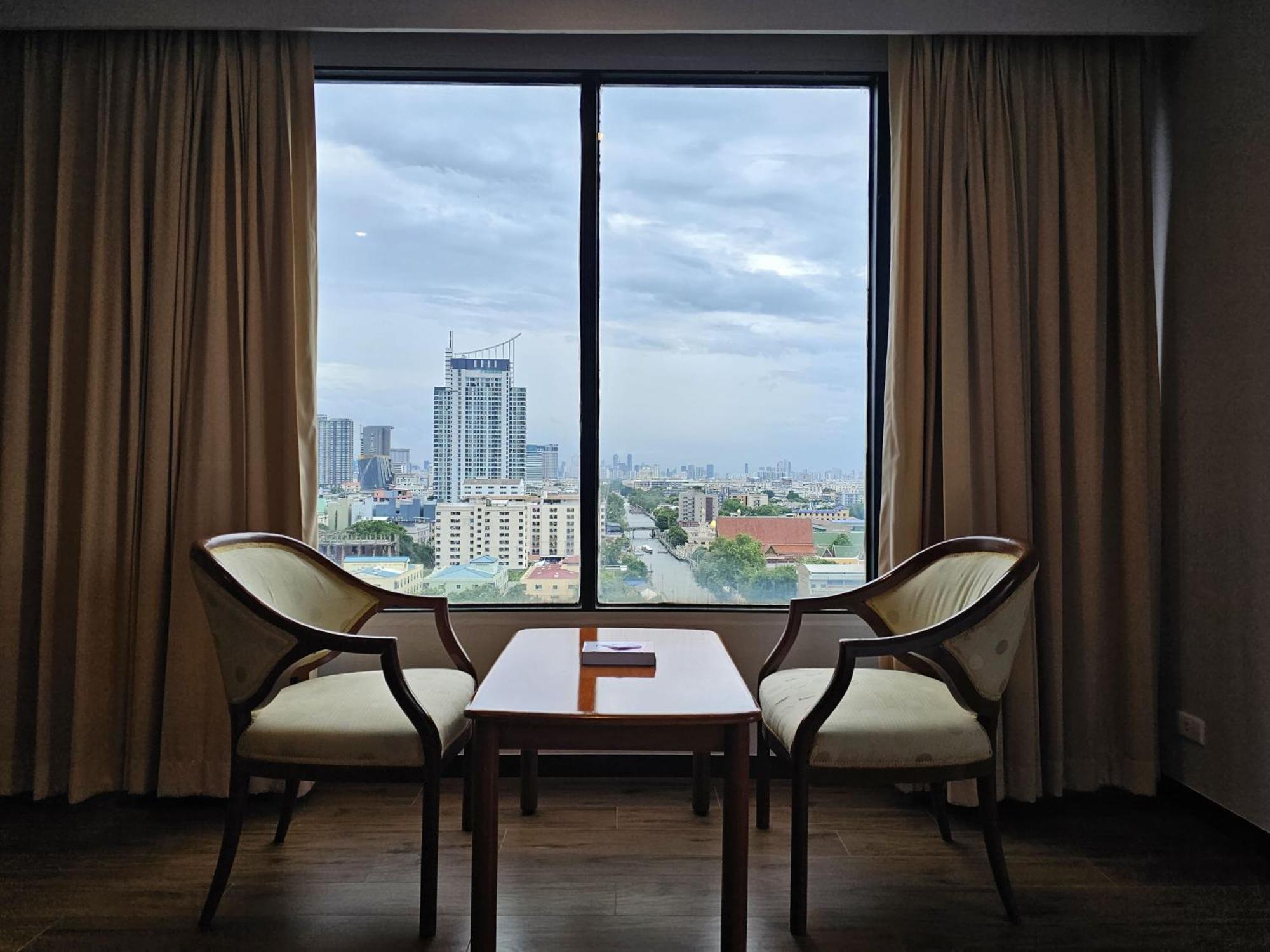 Alexander Hotel Бангкок Экстерьер фото